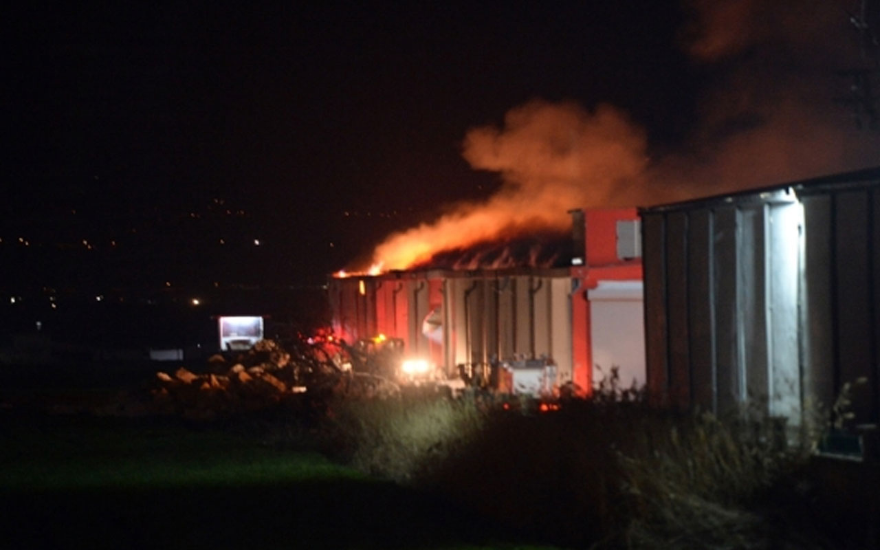 Kahramanmaraş'ta tekstil fabrikasının deposunda yangın