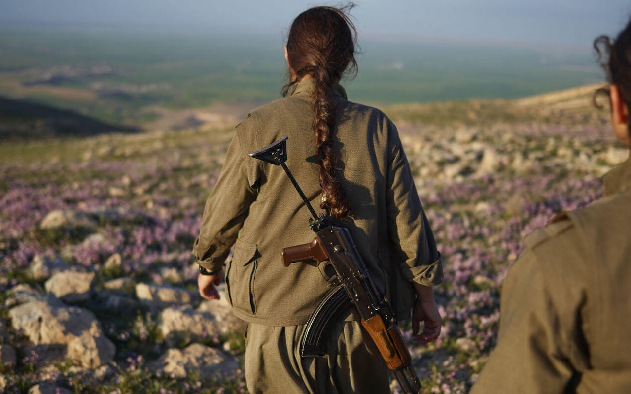 Çobanbey'de terör örgütü PKK'ya darbe: 3 terörist 2 milyon dolarla yakalandı