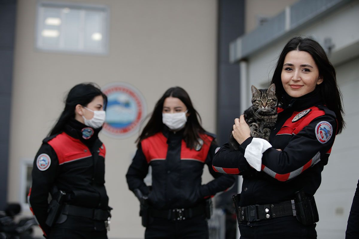 İstanbul'un kadın yunus polisleri suçluların korkulu rüyası oldu! 270 kiloluk motosikletin üstünde...