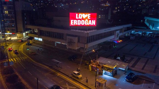 FETÖ'ye inat tüm Türkiye'de Love Erdoğan ilanları