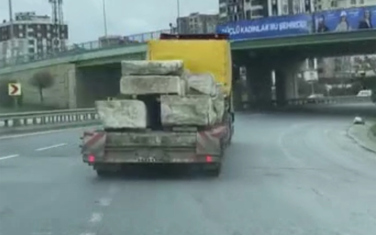 İstanbul'da taş taşıyan TIR'ın tehlikeli yolculuğu böyle görüntülendi