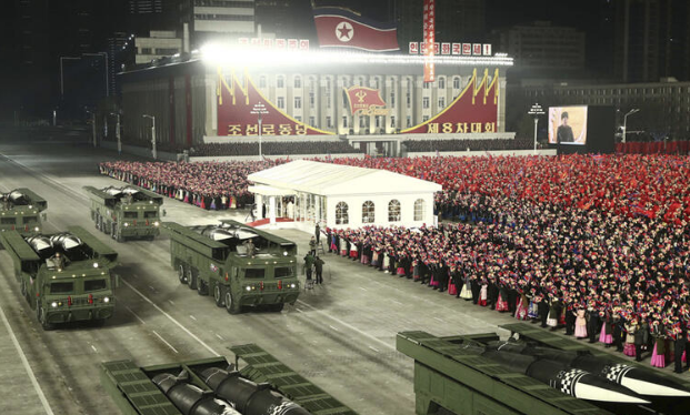 Tanklar göründü, Kim dondu kaldı! Kuzey Kore'de askeri hareketlilik