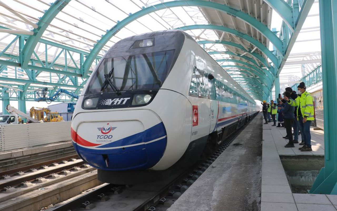 Yüksek Hızlı Tren ilk kez Sivas tren garında