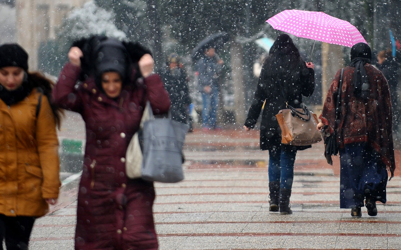 Yarın kar geliyor meteoroloji perşembeye çok şiddetli yağış alarmı da ver