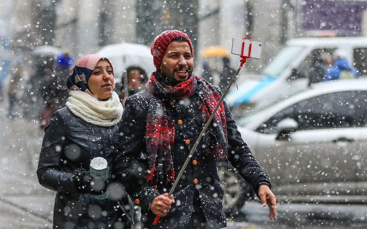 Yarın kar geliyor meteoroloji perşembeye çok şiddetli yağış alarmı da ver