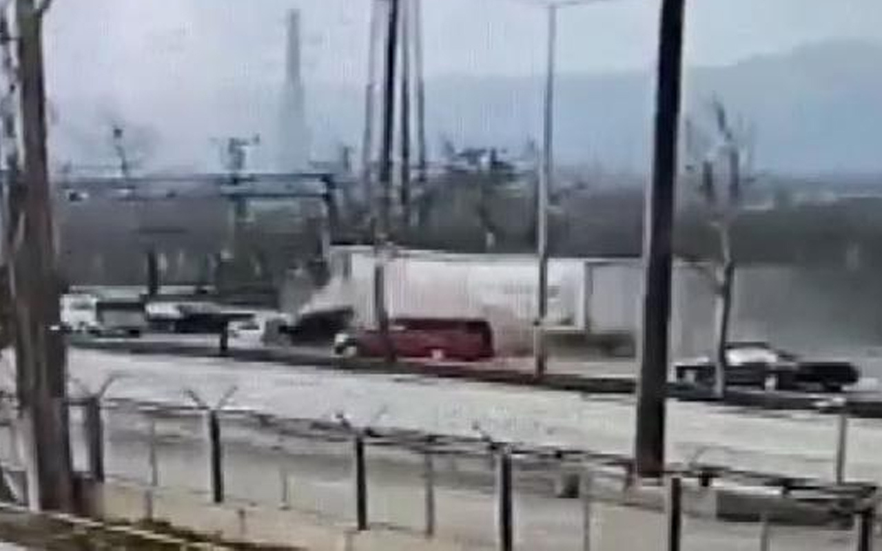 Freni patlayan TIR onlarca aracı biçti! Bursa'daki korkunç kaza anı