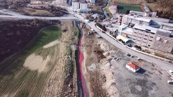 Endişe yarattı! Arnavutköy'de "kırmızı dere" tedirginliği