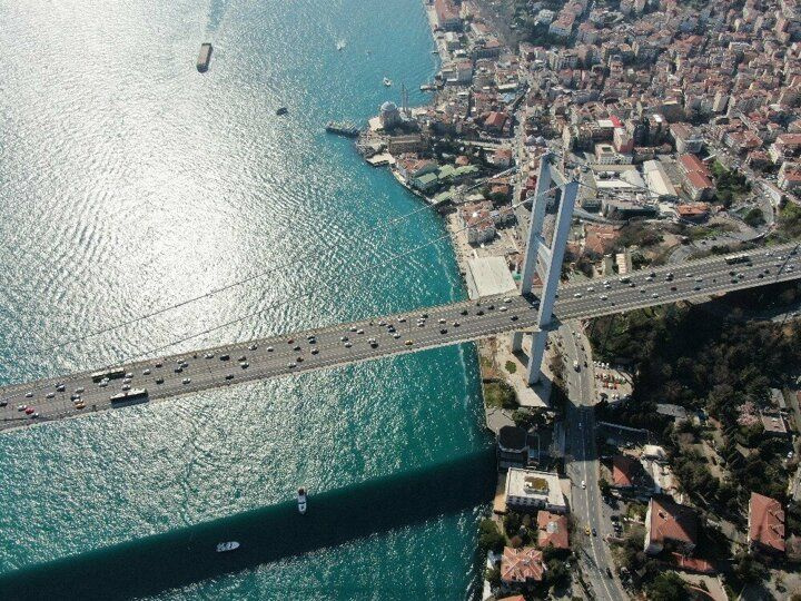 İstanbul Boğazı'nda muhteşem görüntü! Kartpostallık manzara kendine hayran bıraktı
