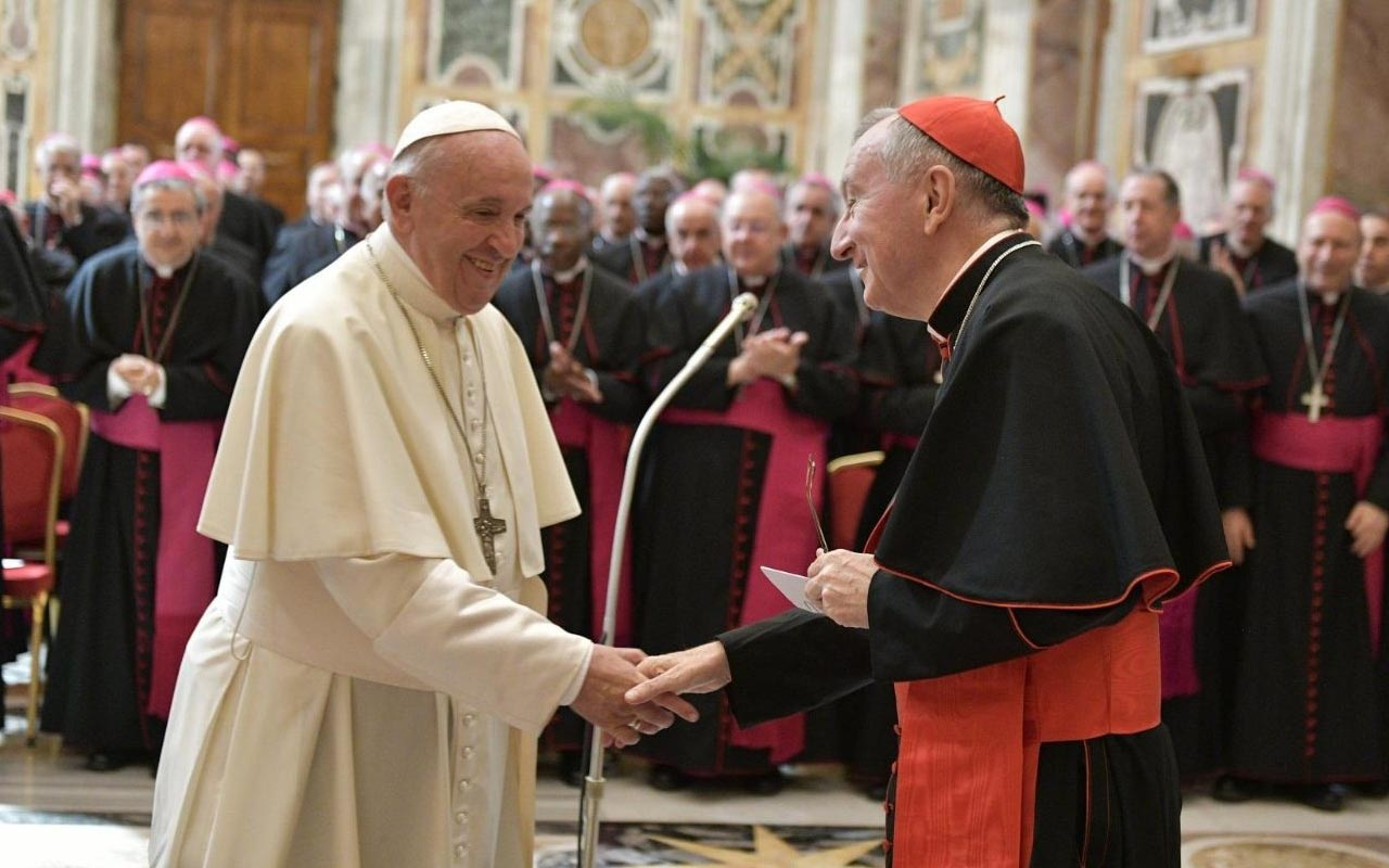 Vatikan'ın 'eşcinsel birliktelikler kutsanamaz' kararına Papa'dan onay çıktı