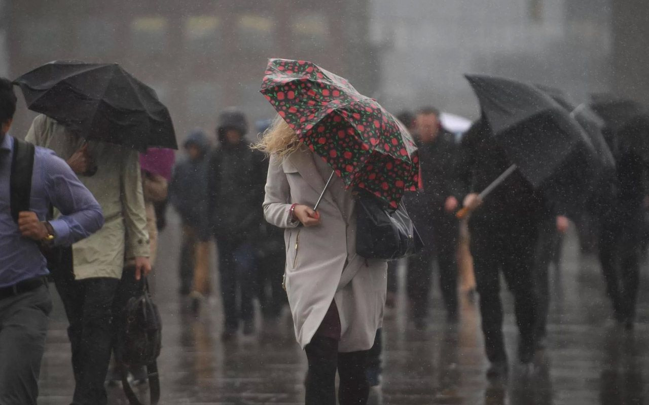 İstanbul, Ankara ve İzmir'de yağmur! Meteoroloji Türkiye'yi uyardı: 1 hafta yağış var