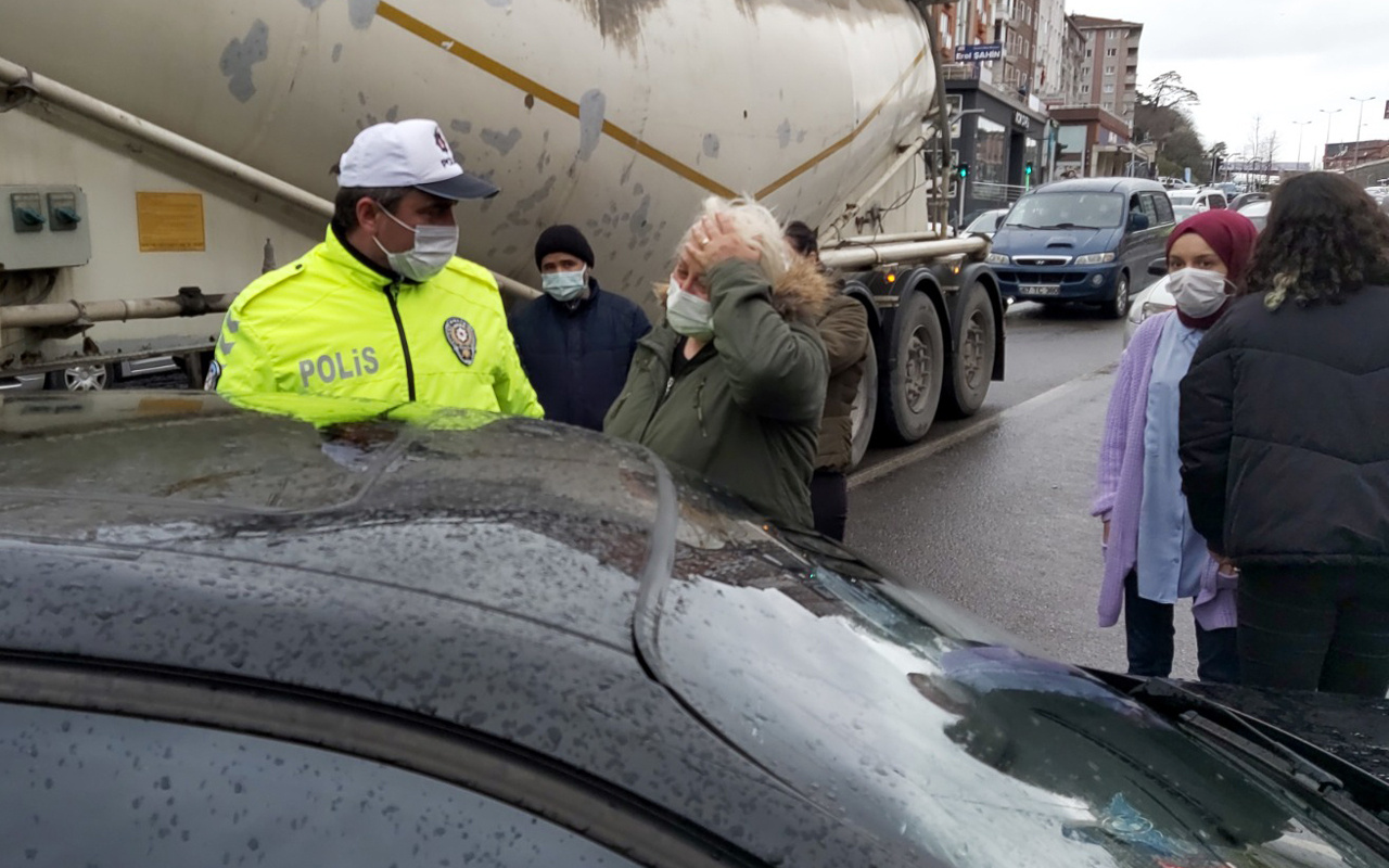 Zonguldak Ereğli'de kaza sonrası şoka giren sürücü dakikalarca ağladı
