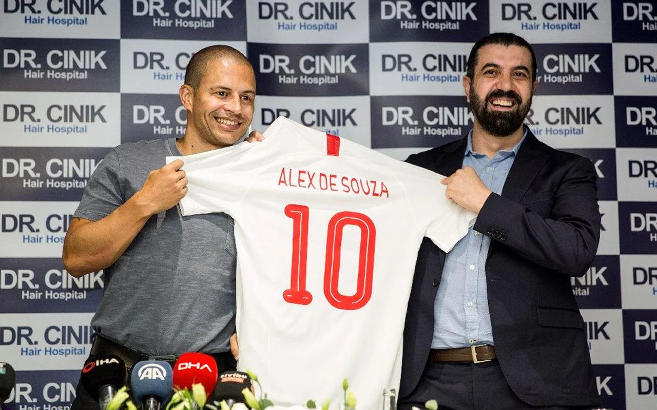 Alex De Souza Teknik Direktorluge Basliyor Iste Yeni Takimi Internet Haber