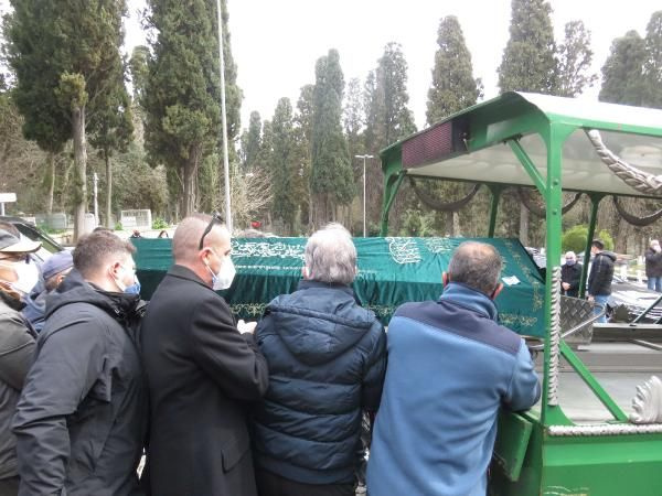 Basının duayen ismi Seçkin Türesay son yolculuğuna uğurlandı! Mesleğin yüz akı...