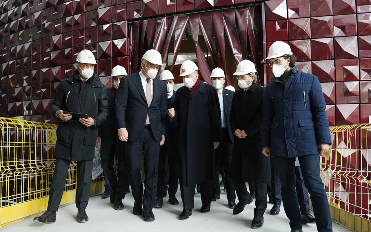 Cumhurbaşkanı Erdoğan, AKM ve Taksim Camii'nde incelemelerde bulundu