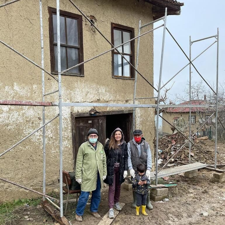 Ünlü oyuncu Burcu Kara doğduğu evi tadilata soktu çökmesine gönlüm razı gelmedi!