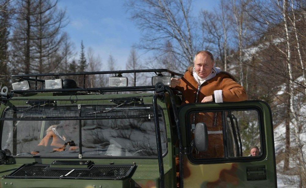 Putin, hafta sonu tatilini Savunma Bakanı ile Sibirya’da geçirdi renkli pozlar