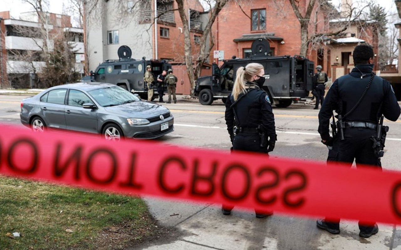 ABD'nin Colorado eyaletinde silahlı saldırı: Biri polis 10 kişi hayatını kaybetti