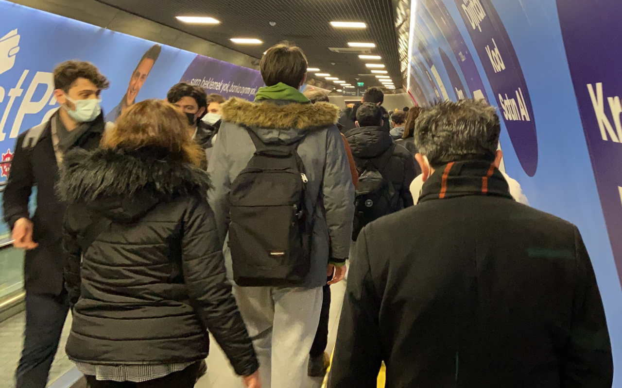 İstanbul Yenikapı metrosunda korkutan kalabalık