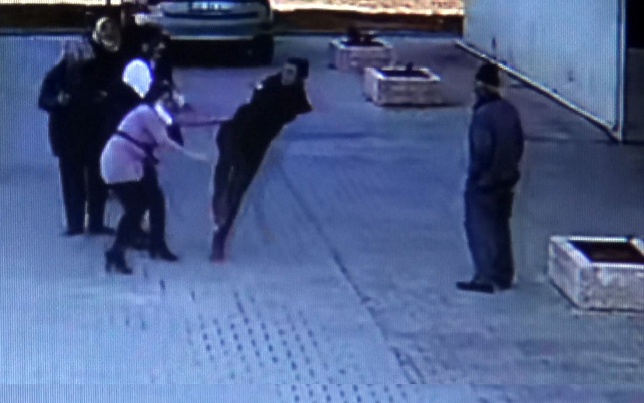Kahramanmaraş'ta kadın öğretmen kalemle saldırdı! Karakolda karşılaşınca gözü döndü