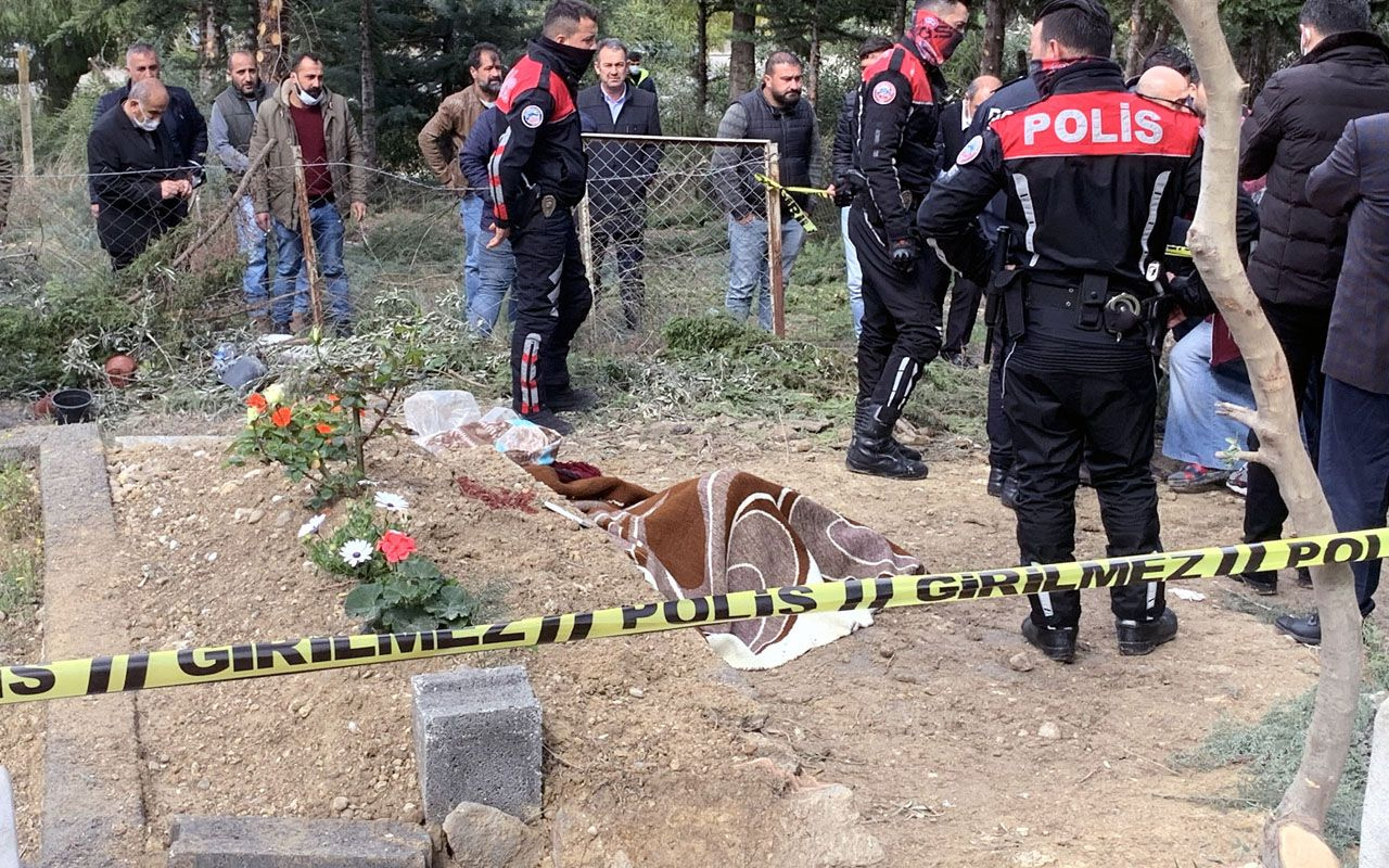 Adana'da dün toprağa verdiği eşinin mezarı başında oğlunu ölü buldu