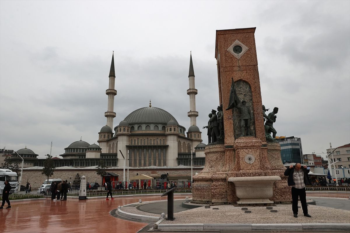 Taksim Camisi 4 yılda bitme noktasına geldi! İşte içinden ilk görüntüler Ramazan'da açılıyor