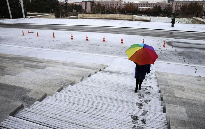 Meteoroloji'den 14 ilde kar alarmı! Kalınlık 40 cm'yi bulacak