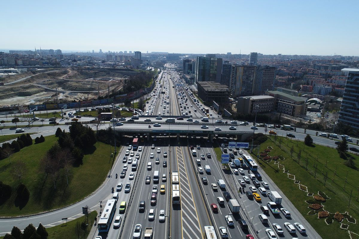 İstanbul'da vakaları katlayacak görüntüler! Kısıtlamasız cumartesi gününde yoğunluk yüzde 70'i aştı