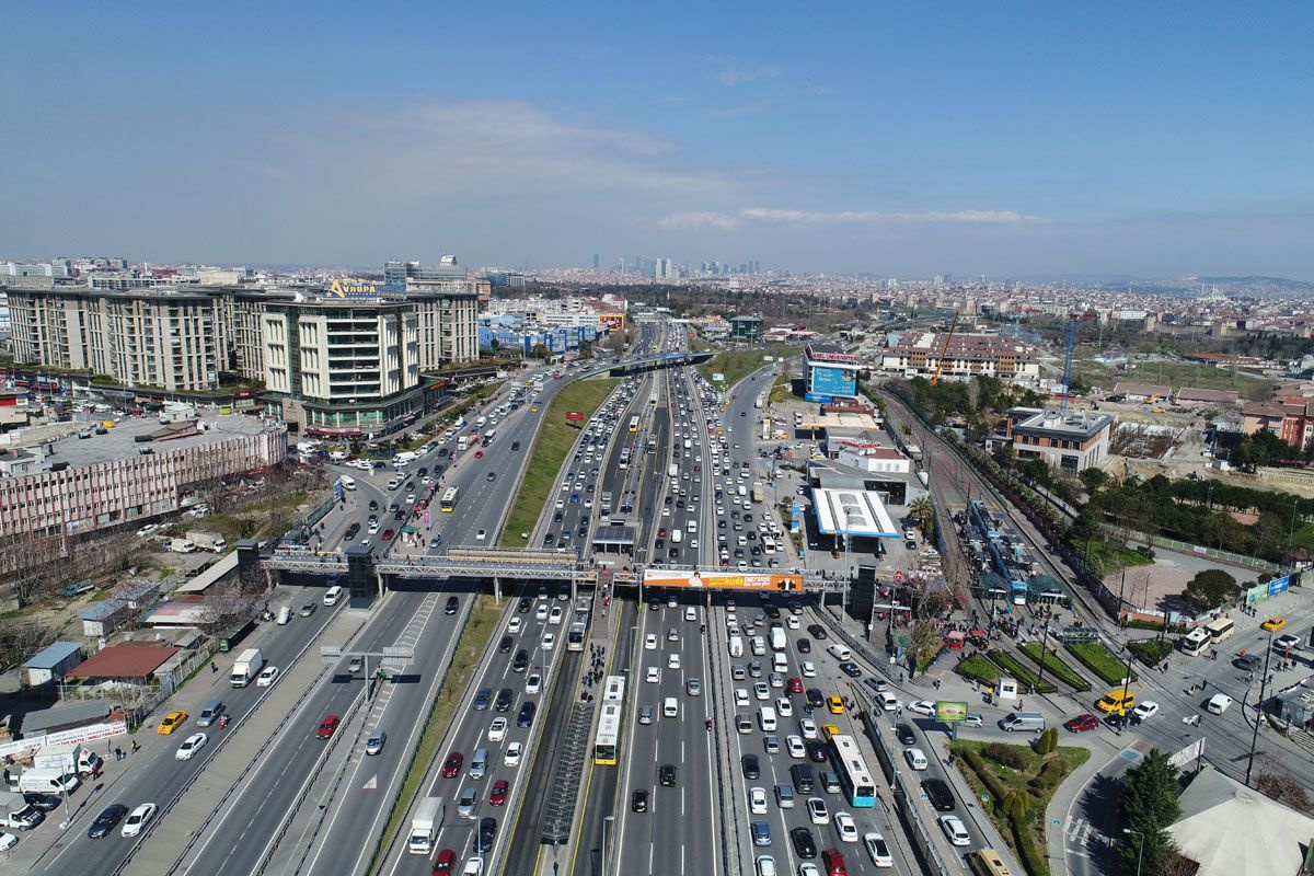 İstanbul'da vakaları katlayacak görüntüler! Kısıtlamasız cumartesi gününde yoğunluk yüzde 70'i aştı