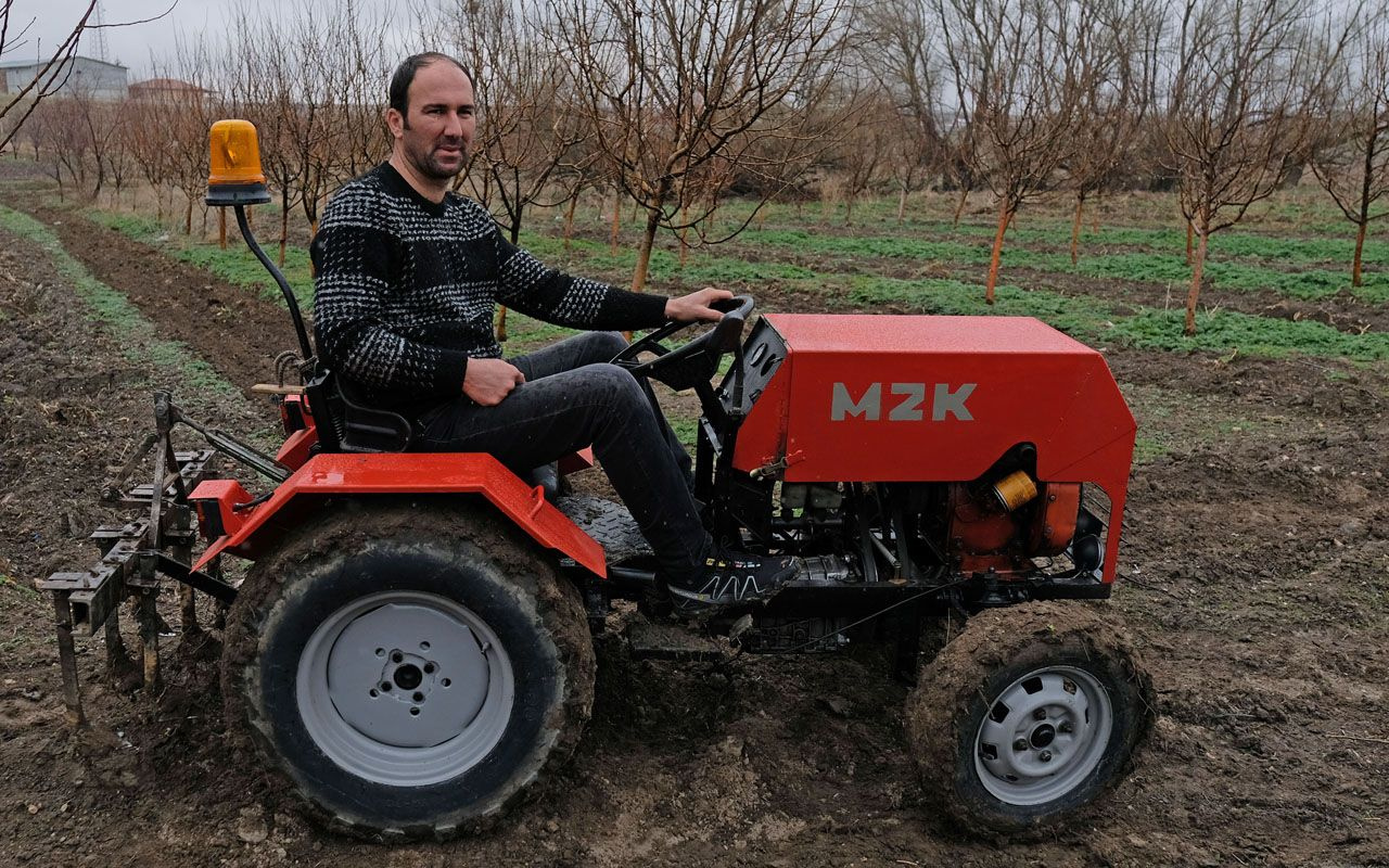 Konya'da hurda parçalarından yaptı! Mini traktör normal traktörün yapamadığını yapıyor