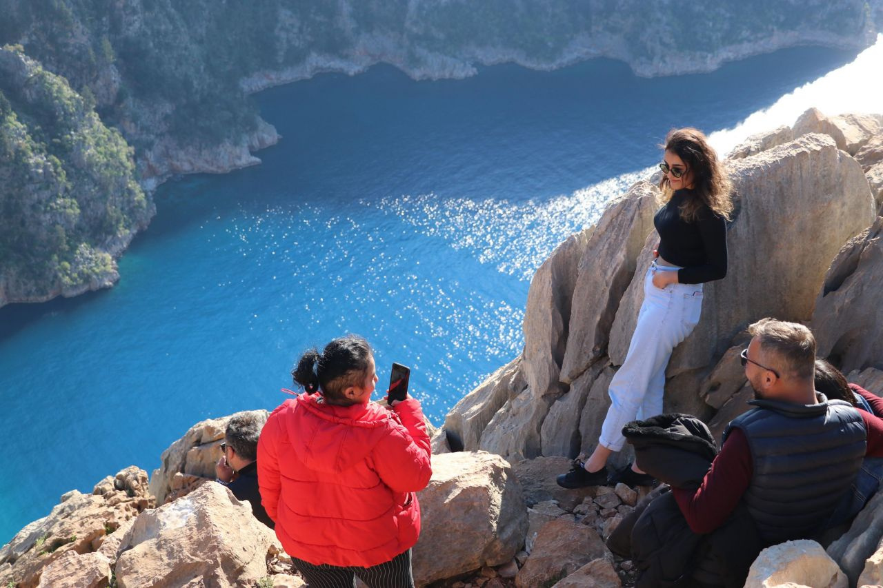 Tek bir fotoğraf için Kelebekler Vadisi'nde tehlikeli anlar! Türkiye'nin konuştuğu vadi...