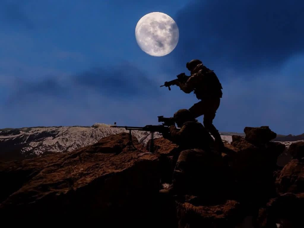 Milli Savunma Bakanlığından Süper Ay ışığında terörle mücadele paylaşımı