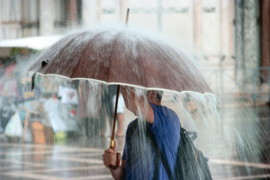 Meteoroloji uyardı sıcaklıklar düşüyor! Sağanak yağış etkili olacak İstanbul da dahil
