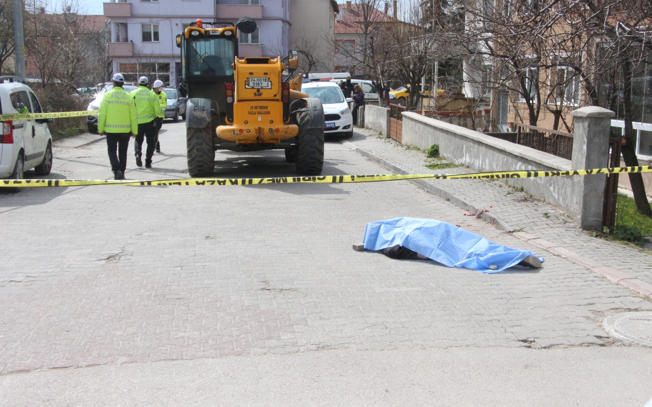 Bolu'da sokakta feci ölüm! Başının üzerinden geçti