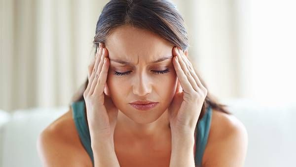 Oruç tutarken şiddetli baş ağrısı neden olur nasıl geçer bu doğal çözümleri deneyin!
