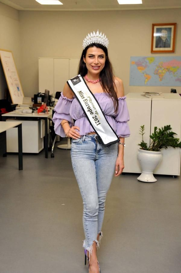 Duygu Çakmak Lübnan'da düzenlenen 'Miss Europe 2021' yarışmasında üçüncü oldu