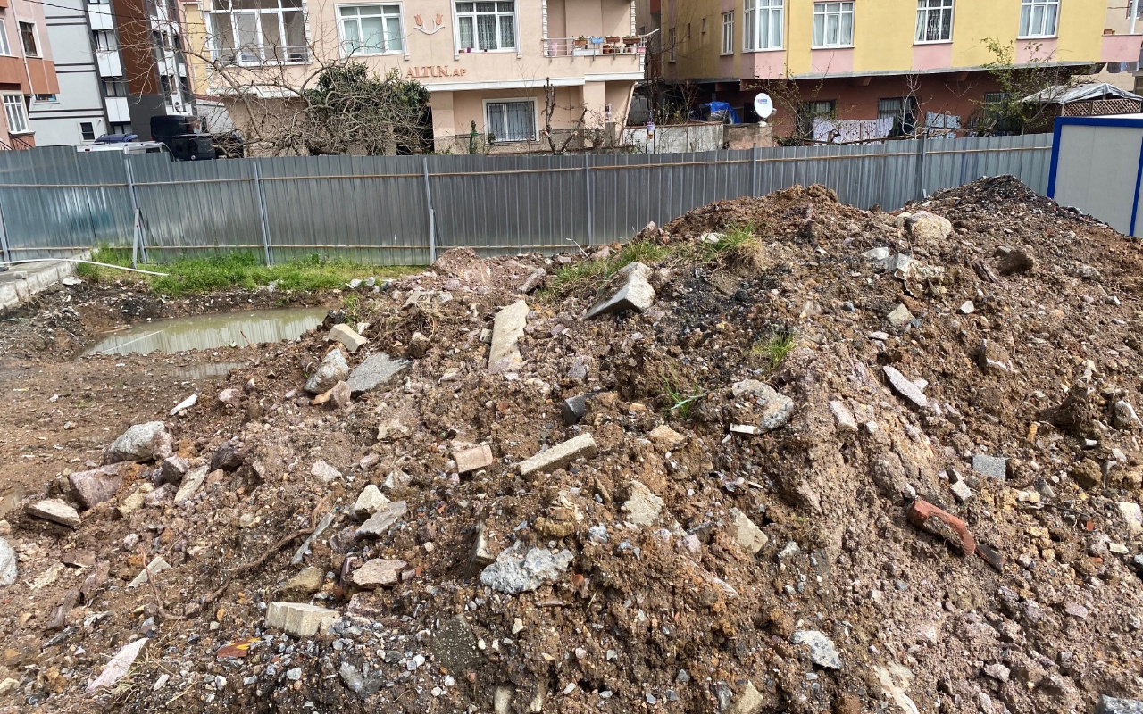 İstanbul'da toprağın altından çıktı işçiler panikledi! Ekipler alarma geçti