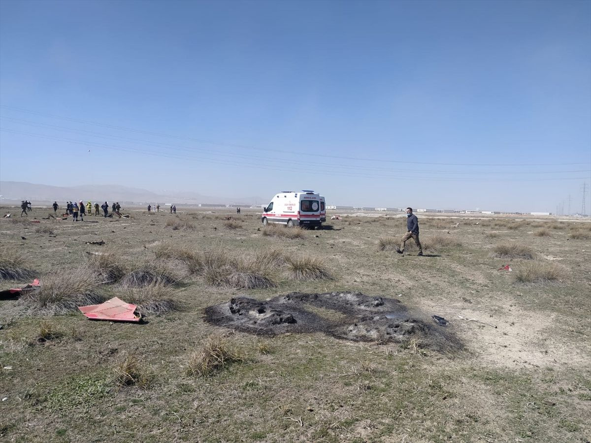 Konya'da Türk Yıldızları uçağı düştü! Pilot Burak Gençcelep Türk Yıldızları'nın ikinci şehidi oldu