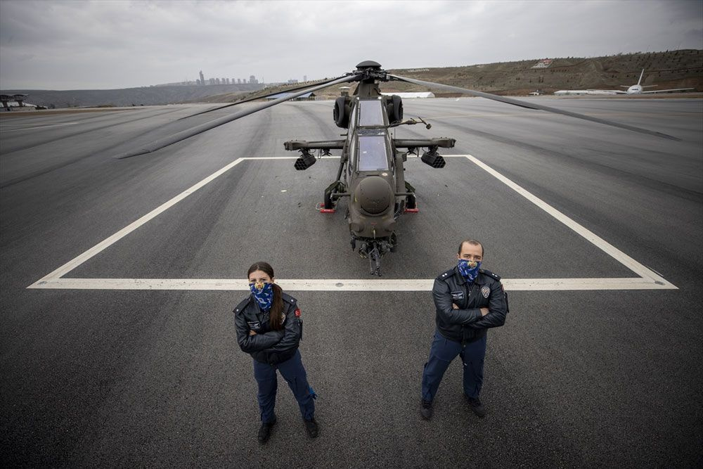Türkiye'nin ilk kadın taarruz helikopter pilotu! Komiser Yardımcısı Özge Karabulut tarihe geçti