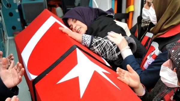 Bursa'da şehit cenazesinde gözyaşları sel oldu! Annenin feryatları yürek yaktı