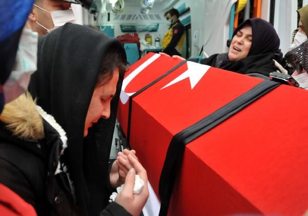 Bursa'da şehit cenazesinde gözyaşları sel oldu! Annenin feryatları yürek yaktı