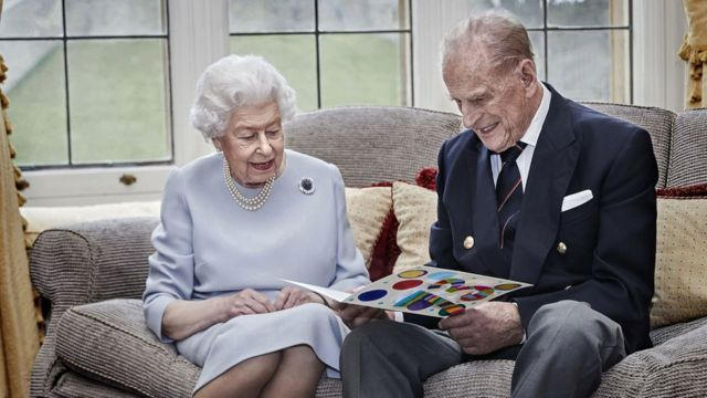 İngiltere Kraliçesi Elizabeth'in eşi Prens Philip 99 yaşında hayatını kaybetti