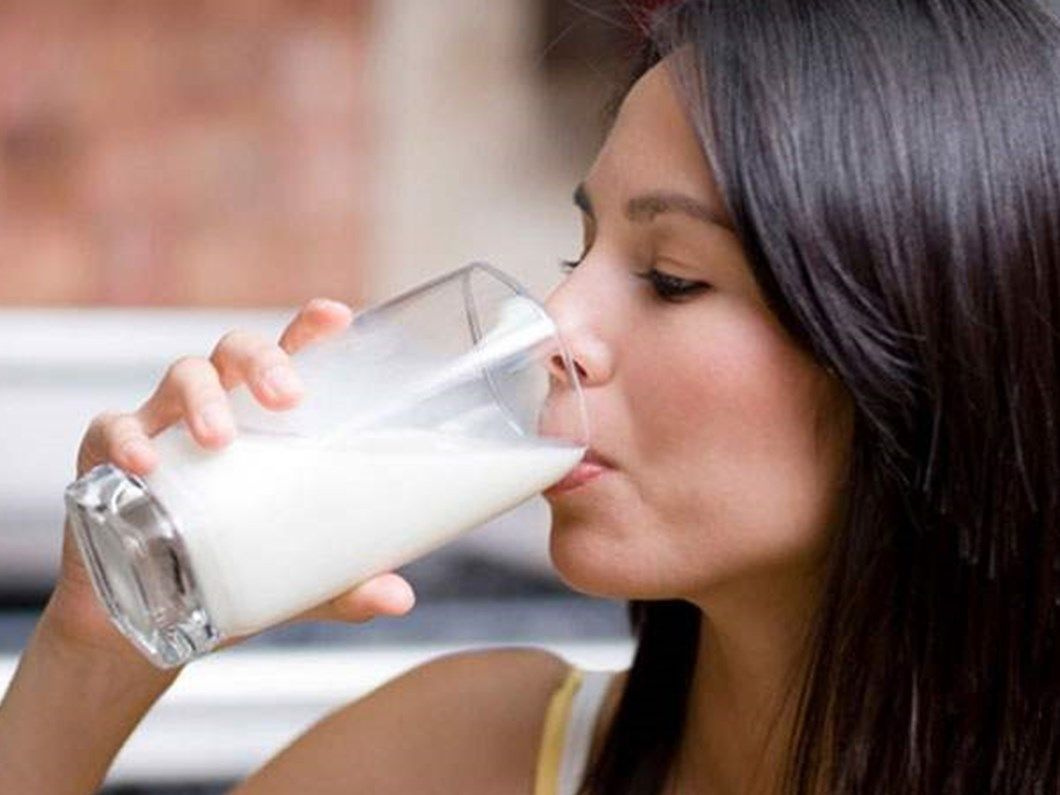 Sütün faydaları neler her gün bir bardak içerseniz...