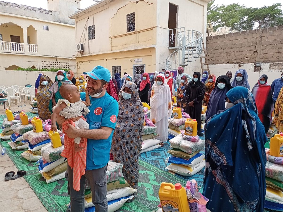 Türkiye Diyanet Vakfı Çad'da Osmanlı torunlarına ramazan yardımı ulaştırdı