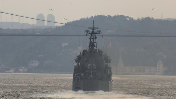 Karadeniz'de sular ısınıyor! Rus savaş gemileri peş peşe İstanbul Boğazı'ndan geçti