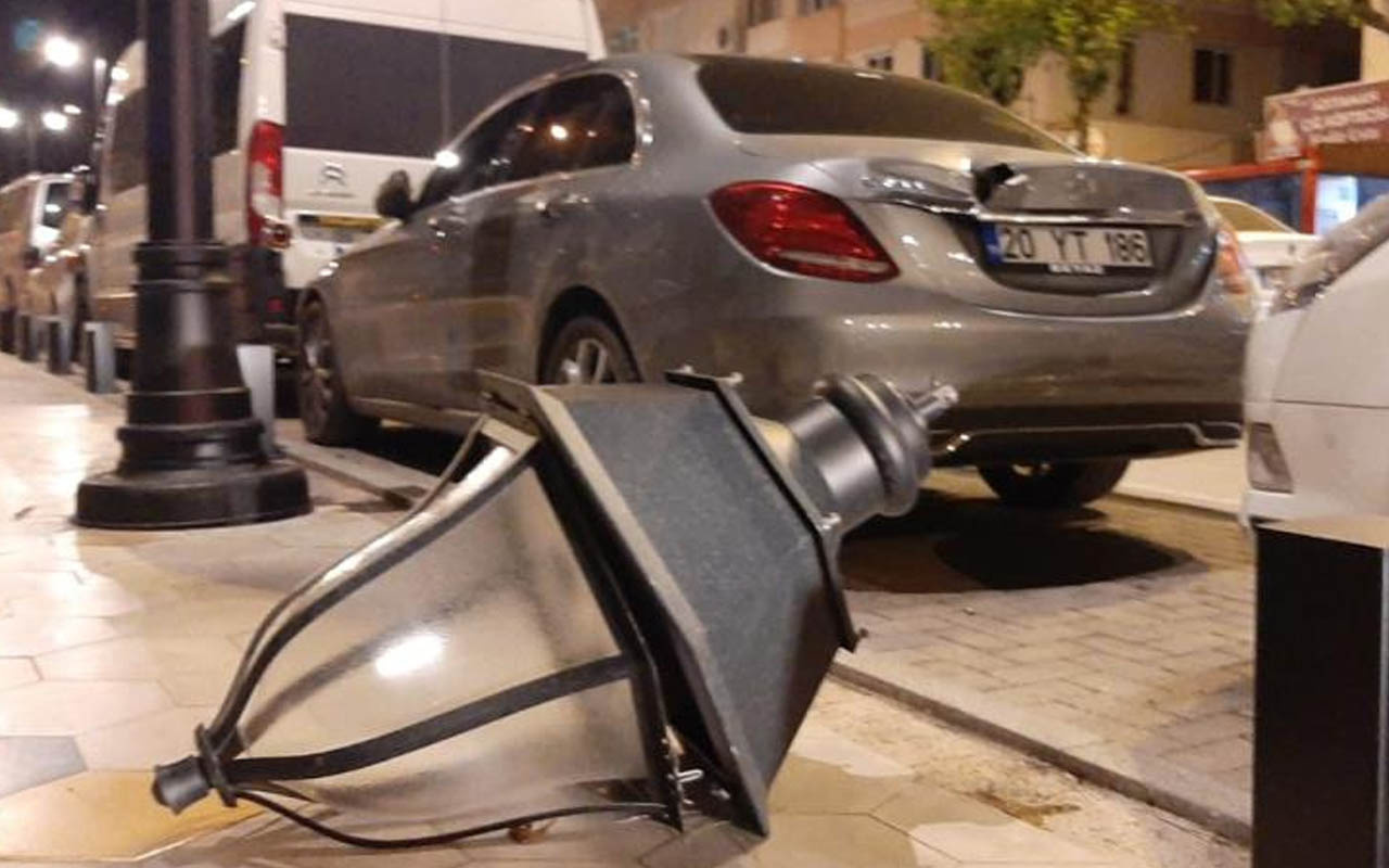 Mugla Bodrum Ilcesi Ile Denizli De Firtina Agaclar Devrildi Otomobiller Zarar Gordu Internet Haber