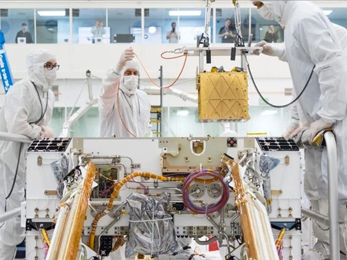 NASA'nın MOXIE aracı Mars'ta bir astronotu 10 dakika yetecek kadar 5,4 gram oksijen üretti NASA'nın MOXIE aracı Mars'ta bir astronotu 10 dakika yetecek kadar 5,4 gram oksijen üretti