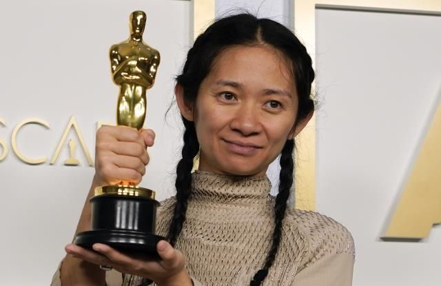 Çin kendi vatandaşı Oscar'lı yönetmen Chloé Zhao'ya sansür uyguladı