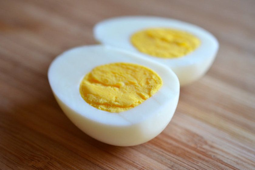 1 adet haşlanmış yumurta sarısı kaç protein?