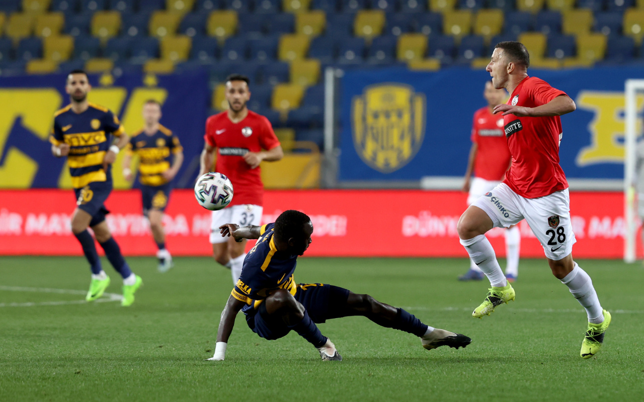 Gaziantep FK konuk olduğu Ankaragücü'nü tek golle yendi