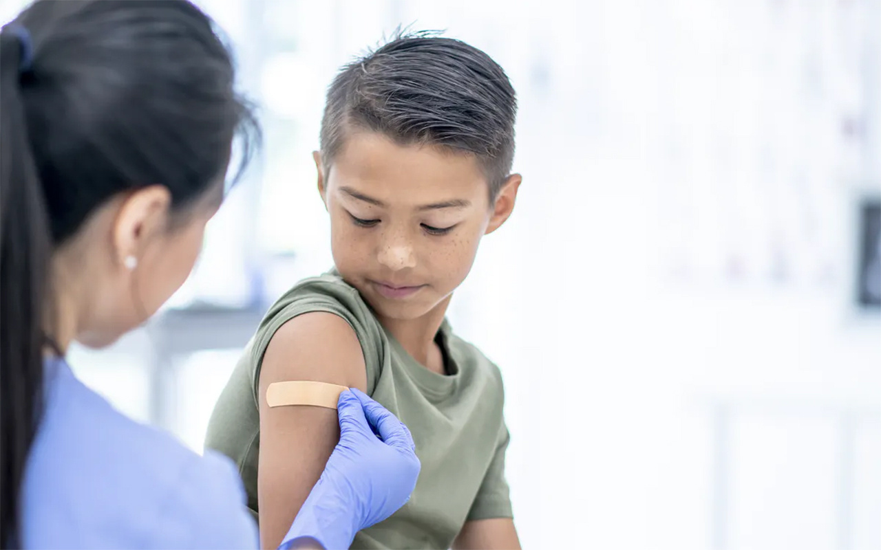 BioNTech ve Pfizer'den koronavirüs aşısının çocuklarda kullanımı için EMA'ya başvuru